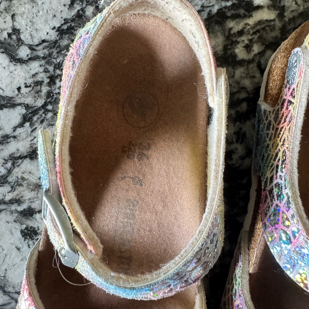 Birkenstock Kids Iridescent Holographic Glitter Sandals - size 34 - Picture 5 of 8